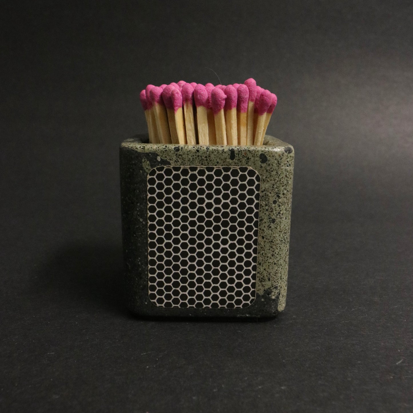 Black+Green Polished Concrete Match Pot