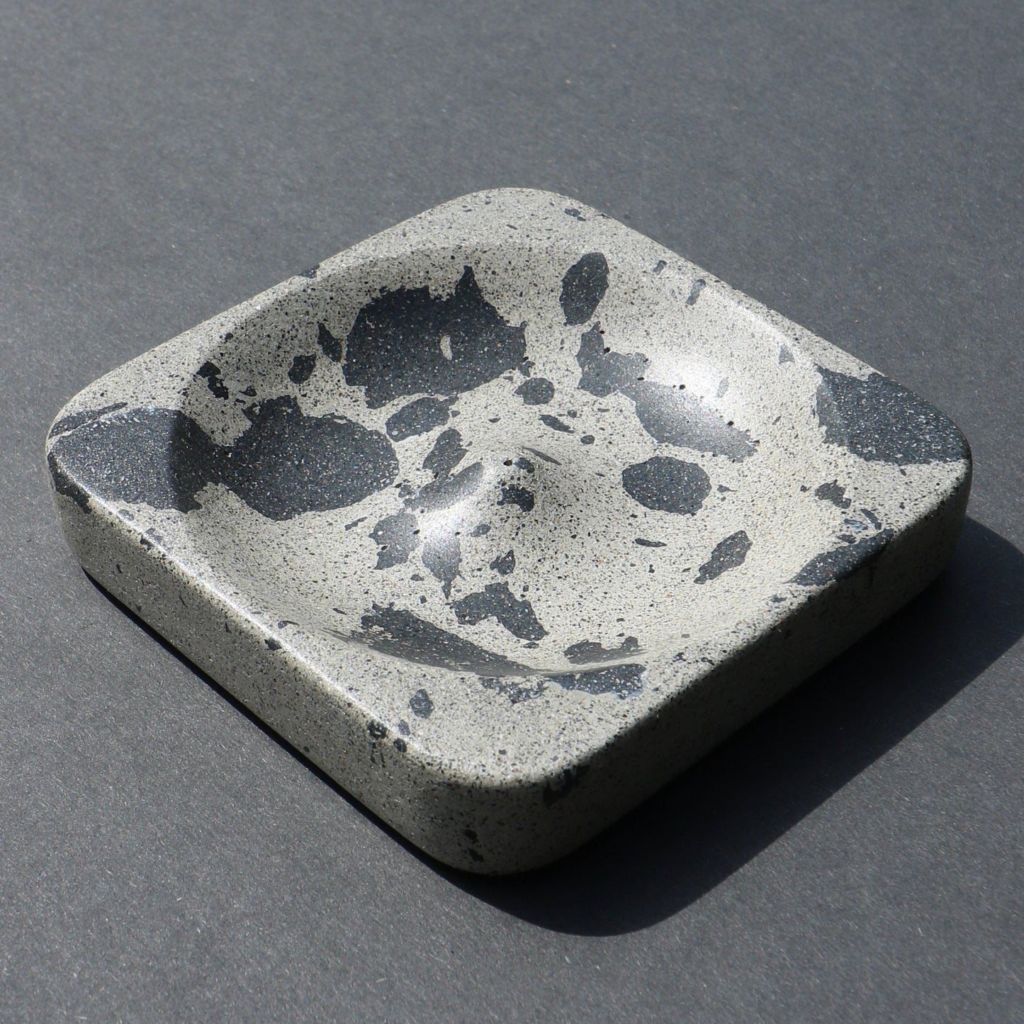Marbled Concrete Incense Holder (Grey + Black)