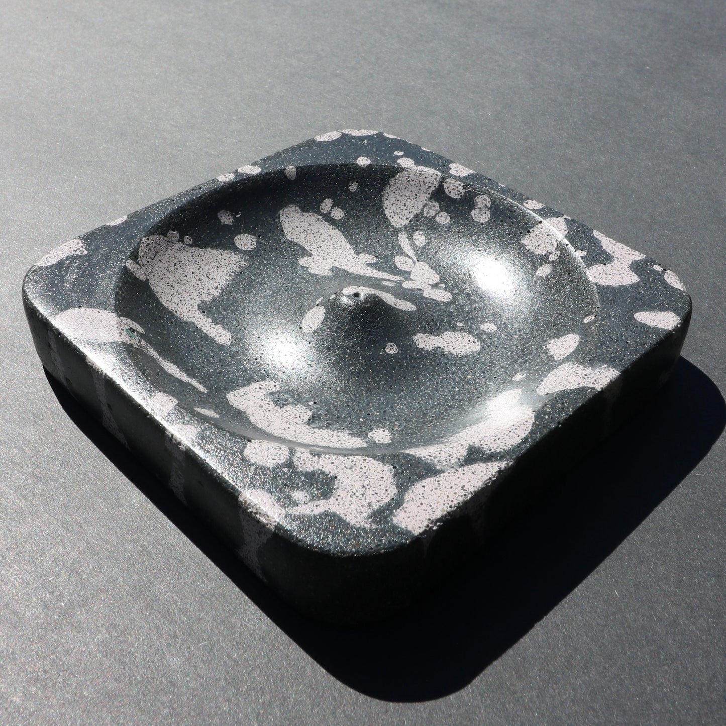 Splatter Concrete Incense Holder (Vintage Pink + Black)