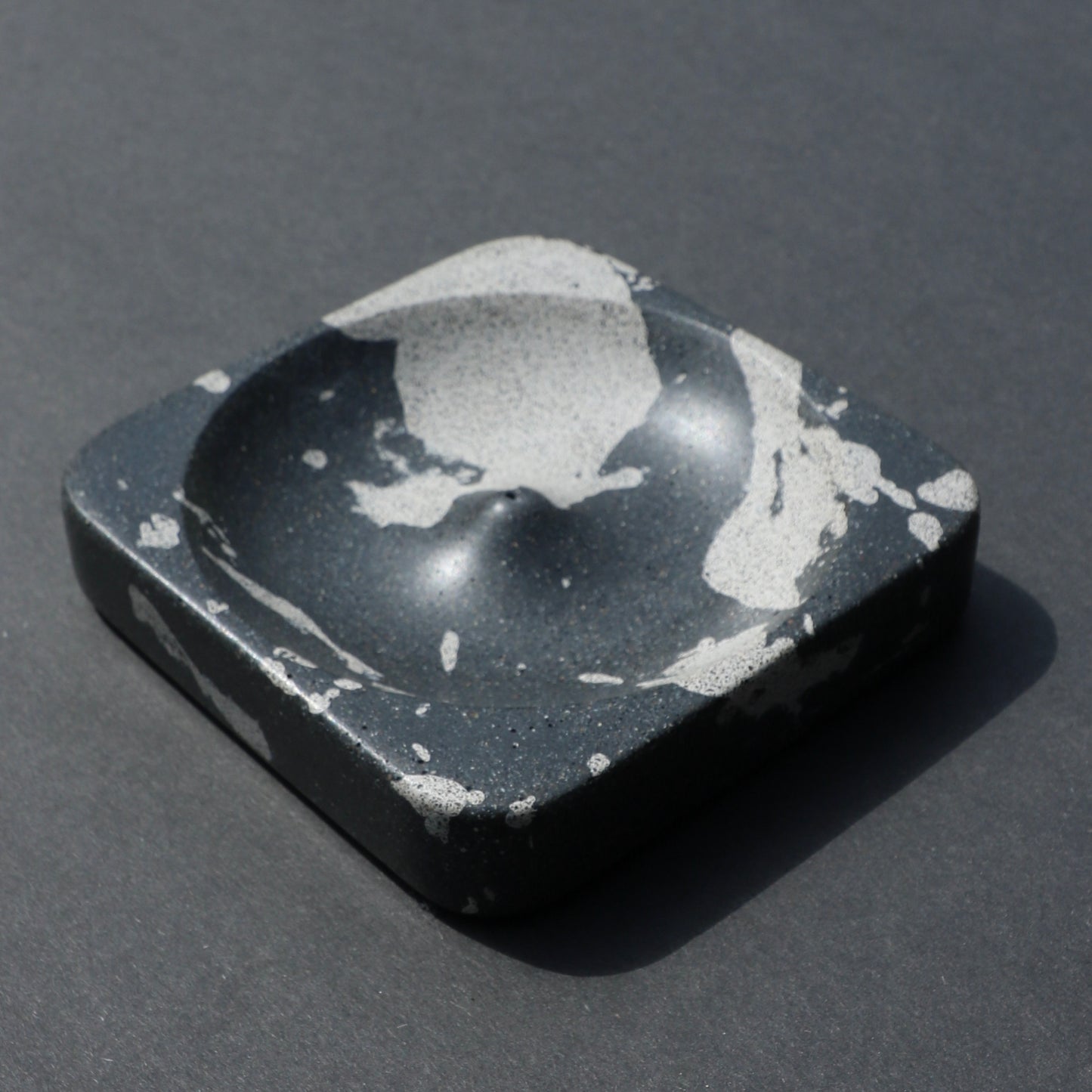Marbled Concrete Incense Holder (Black + White)
